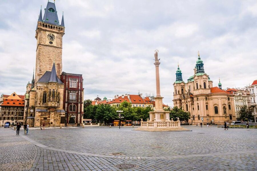 Prague: Old Town Square and Astronomical Clock Audio Guide - Starting beside the Astronomical Clock