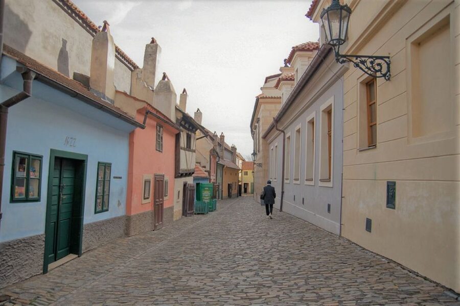 Prague: Prague Castle Complex Smartphone Audio Guide - St. Georges Basilica and the Premyslid connection