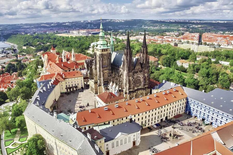 Prague: Prague Castle Skip-the-Line Ticket with Audioguide - Getting started without a meeting point