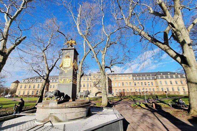 Private audio book city rally around Stuttgart’s old town - The state theater and Upper Castle Garden