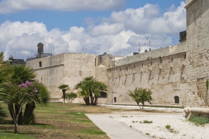 Private Audio Guided Walking Tour in Lecce - Piazza Duomo and its single entrance