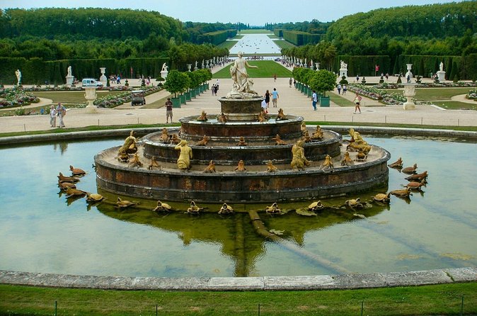 Private Half Day Versailles with Audio Guide Tour from Paris - Who should book this experience?
