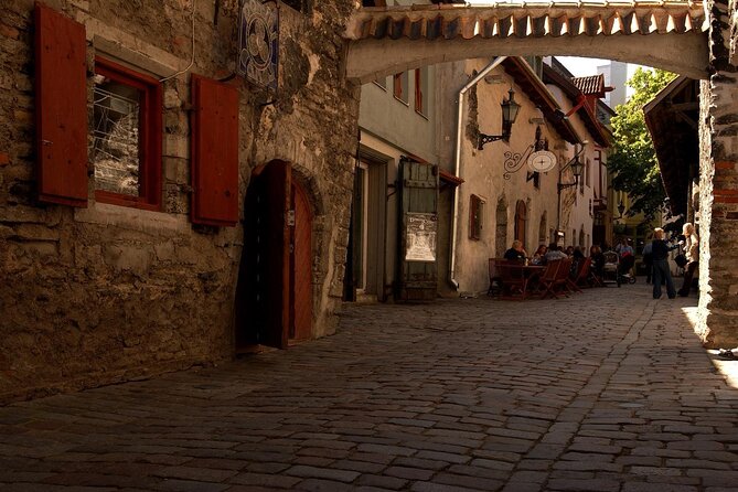 Private Self-Guided Audio Walking Tour in Tallinn Old Town - Kullassepa Street and the Goldsmith connection