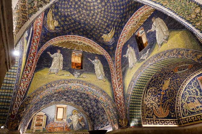 Ravenna Walking Tour with Audio and Written Guide by a Local - Piazza del Popolo and the city’s everyday center