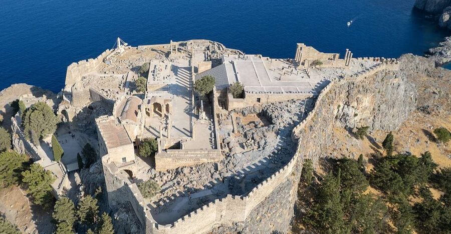 Rhodes: Acropolis of Lindos Entry Ticket with Audio Guide - Walking up to the Acropolis of Lindos