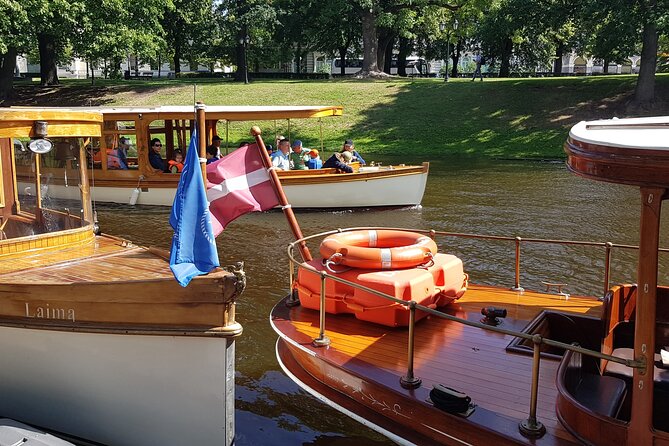 Riga City Canal & Daugava River Premium Boat Tour with Audioguide - Kronvalda Park and the National Theatre