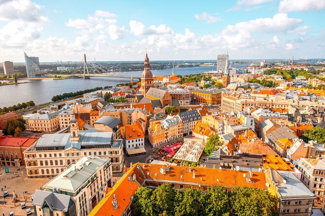 Riga Scavenger Hunt and Highlights Self Guided Audio Tour - Freedom Monument and Laima Clock