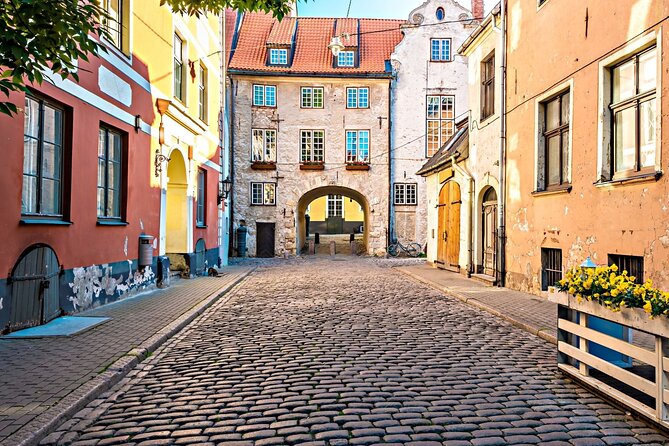 Riga Scavenger Hunt and Highlights Self Guided Audio Tour - Bastejkalna Park offers a natural pause