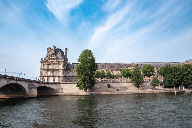 River Seine Sightseeing Boat Tour with Audio Guide - Les Invalides and the military quarter