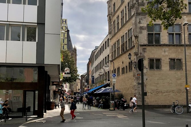 Roman Cologne: A Self-Guided Audio Tour - Die Römische Hafenstraße and an imperfect reconstruction