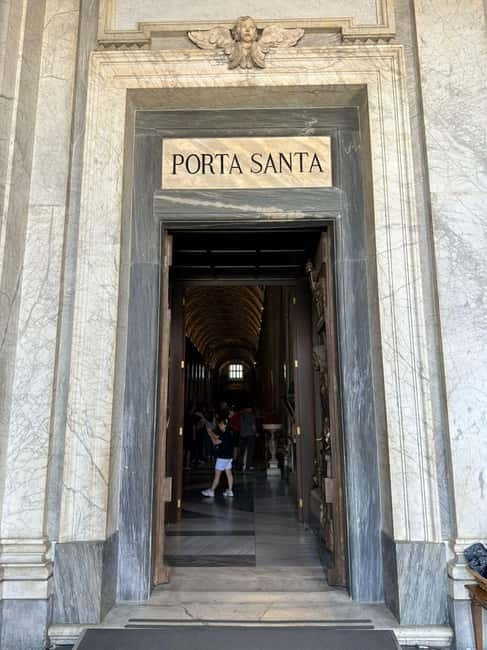 (Rome) Audio Guided Tour of the Basilica of Santa Maria Maggiore - Entering the basilica with priority access