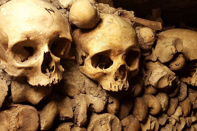 Rome: Capuchin Crypts Entrance with hosting &Audio guide - The five bone chapels underground