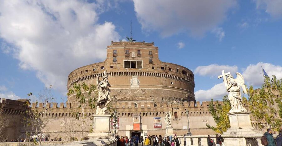 Rome: Castel Sant’Angelo Entrance Ticket with Audioguide - How the audioguide affects the visit