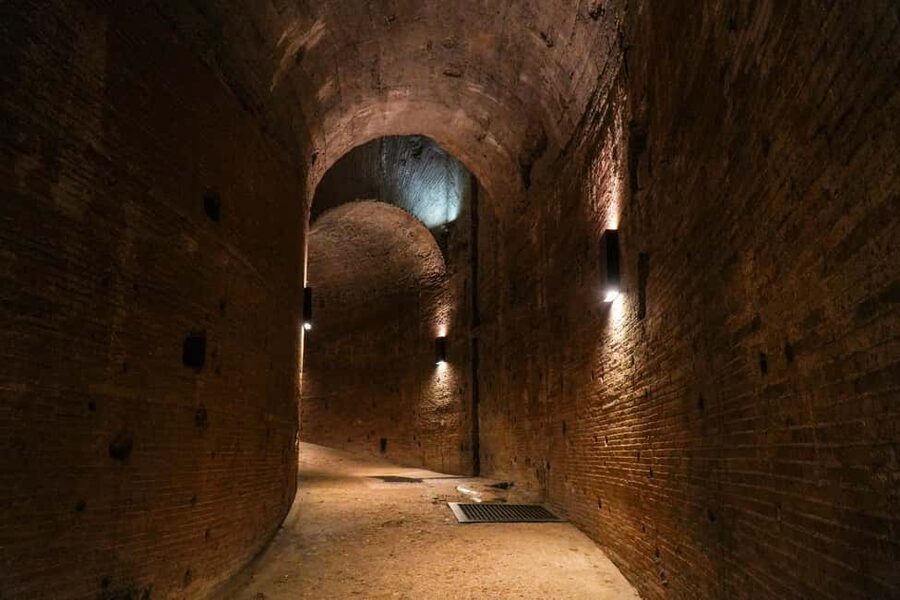 Rome: Castel Sant'Angelo Entry Ticket & Digital Audioguide - Starting through the ancient circular ramp