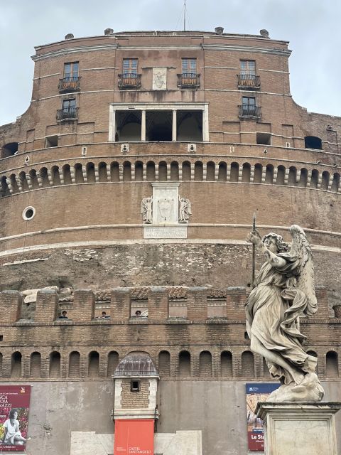 Rome: Castel Sant’Angelo Entry Ticket with Audio guide - Entering the castle and getting oriented