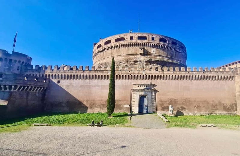 Rome: Castle Sant'Angelo Ticket w/ audioguide option - What to Leave at the Hotel