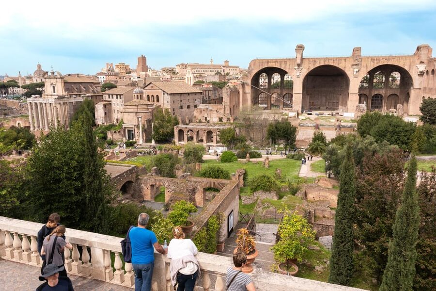 Rome: Colosseum and Roman Forum Access with Audio Guide App - Climbing Palatine Hill for the best views