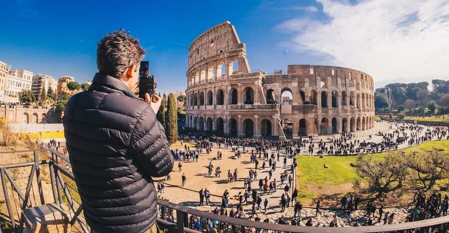 Rome: Colosseum & Forum Experience with Free Audio Guide App - Meeting your host near the Arch of Constantine