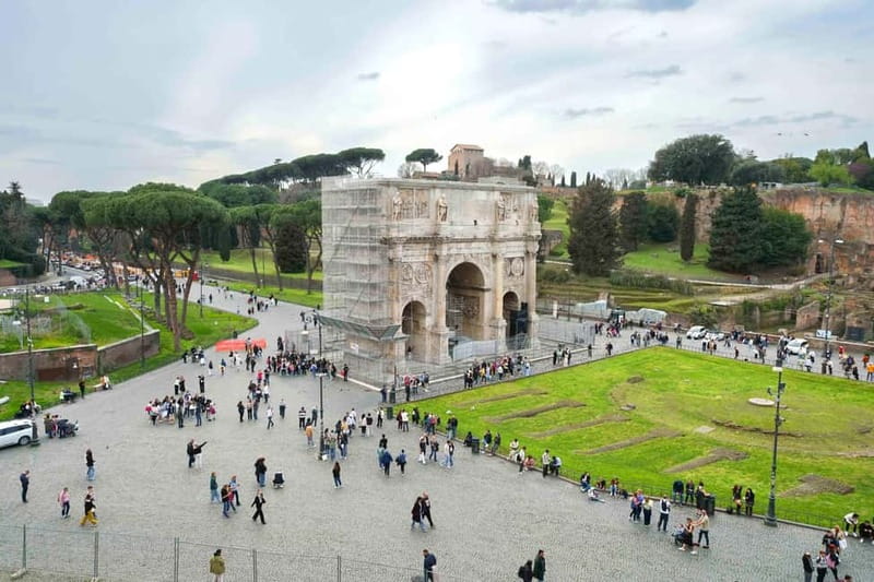Rome: Colosseum, Forum, Palatine Hill Entry, and Audio Guide - Walking through the Roman Forum