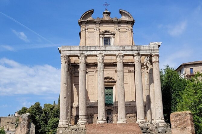 Rome: Colosseum, Roman Forum & Palatine Hill Visit + Audio Guide - Walking through the Roman Forum