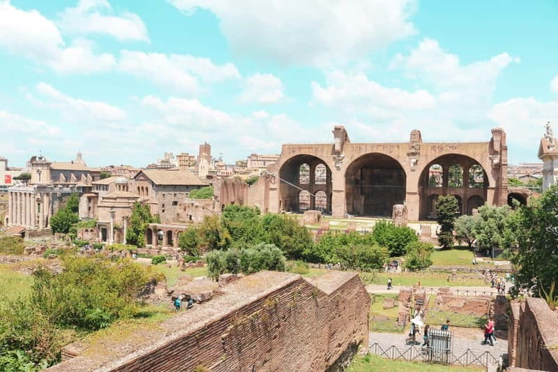 Rome: Mamertine Prison, Colosseum Experience, & Audio Guide - Staff Help, Group Size, and Meeting Details