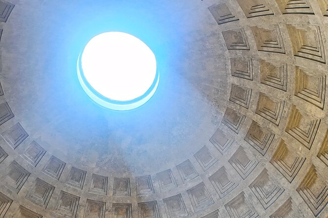 Rome : Pantheon with Audio Guide APP - Looking up at the oculus