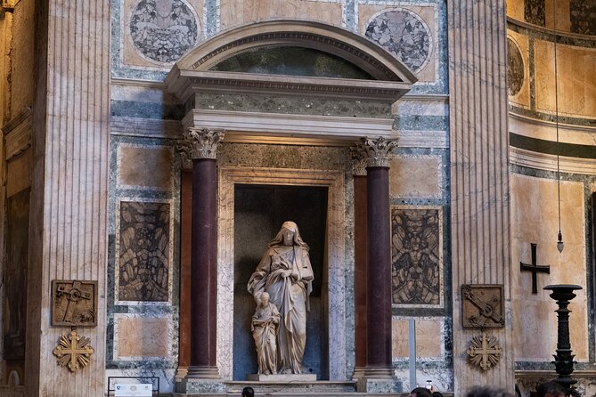 Rome's Ancient Temple, Pantheon Fast Track Entry with Audio Guide - Finding the ticket exchange point