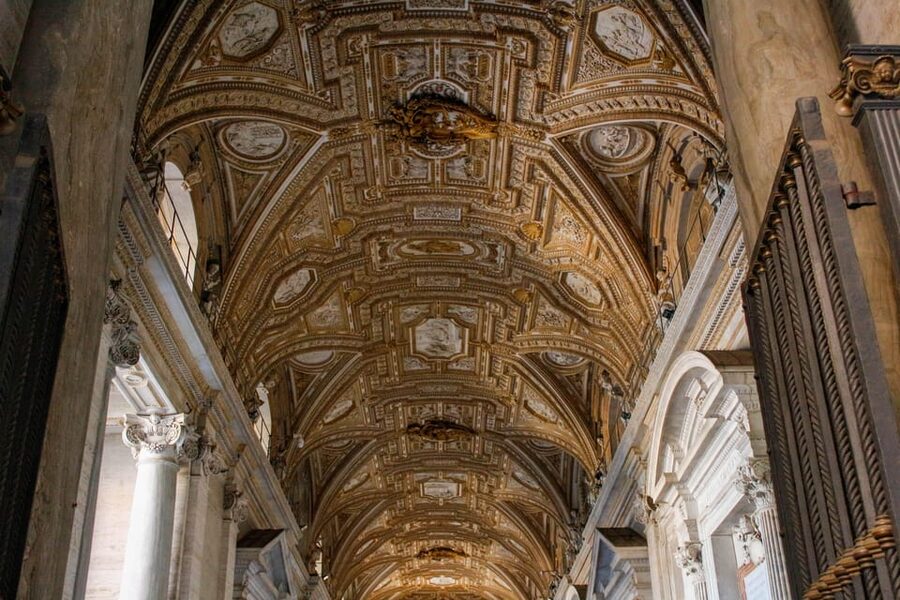 Rome: St. Peter's Basilica and Dome Entry + Audio Guide - Returning to the basilica below