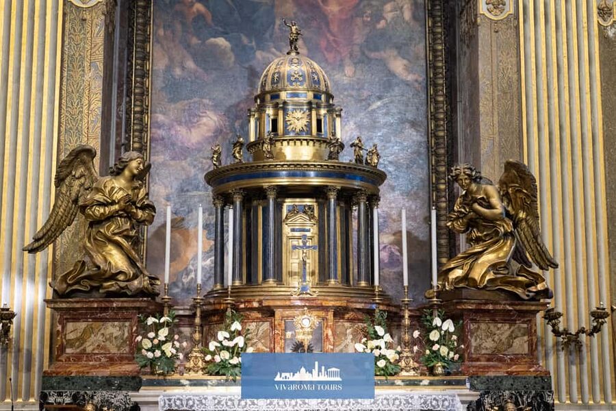 Rome:St. Peter's Basilica Hosted Entry + Official Audioguide - Going below ground to the Tomb of St. Peter