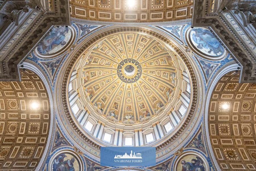 Rome:St. Peter's Basilica Hosted Entry + Official Audioguide - The host service and the human side of the visit