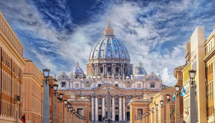 Rome:St. Peter's Basilica Hosted Entry + Official Audioguide - Meeting at Piazza Risorgimento
