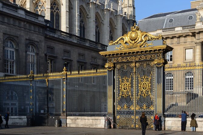 Sainte-Chapelle Paris with Audio Guide Walking Tour - What the 90-minute format feels like