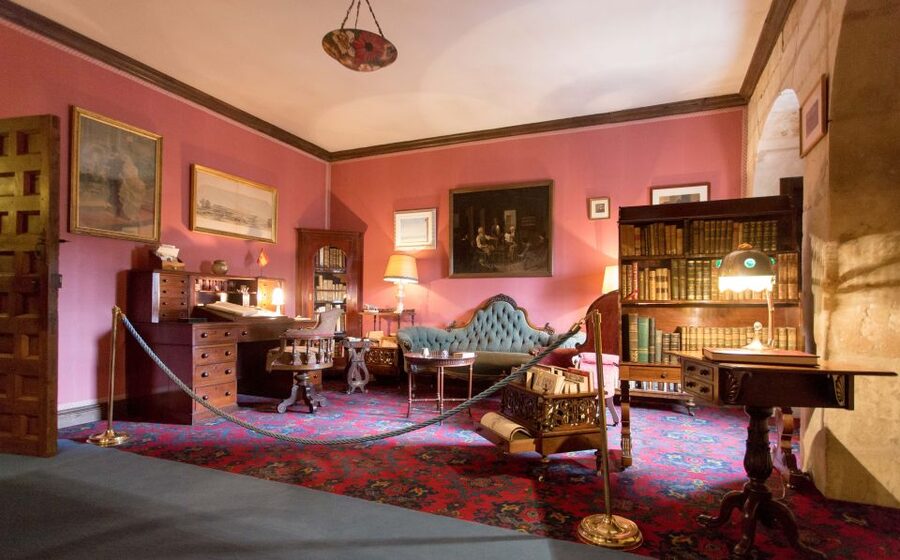 Salamanca: Monterrey Palace Audio-Guided Tour - Adding the Kitchens and Servants’ Quarters