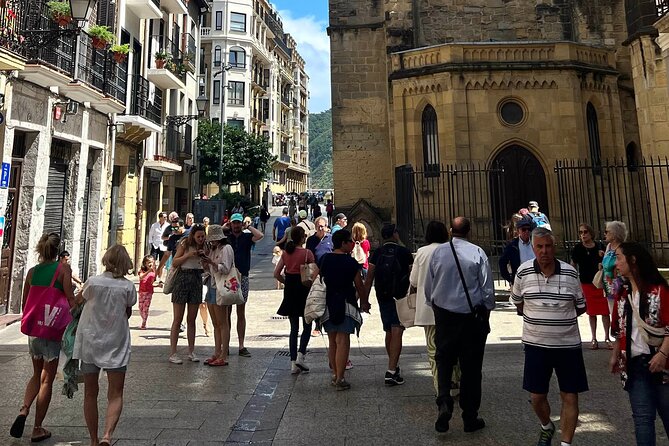 Sampling San Sebastián's History: A Self Guided Audio Tour - A city told through churches, theatres, and government