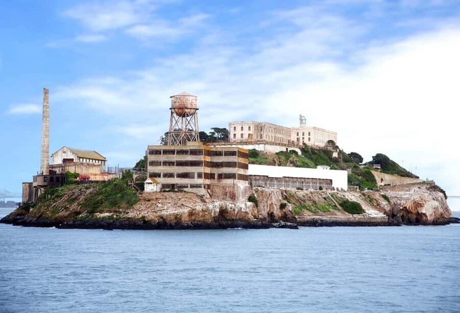 San Francisco: Alcatraz, Ferry & Audio Tour w/ Night Option - Timing, equipment, and small practical traps
