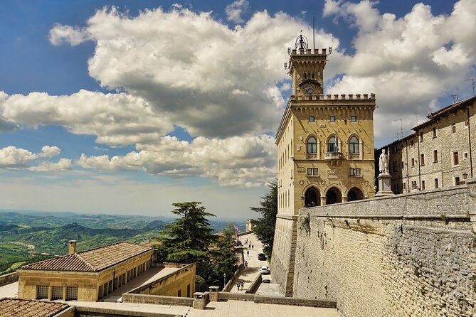 San Marino Walking Tour with Audio and Written Guide - Porta San Francesco and entry into the old center