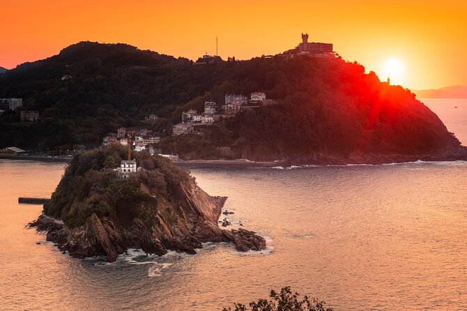 San Sebastian Scavenger Hunt & Highlights Self Guided Audio Tour - How the San Sebastián Scavenger Hunt Works