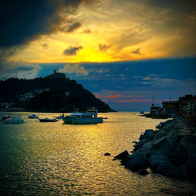 San Sebastian: Sustainable Catamaran Cruise with Audio Guide - What the silent propulsion adds