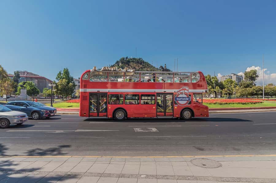 Santiago: Hop-on Hop-off Bus Day Ticket with Audio Guide - Plaza de Armas, Santiago’s city center