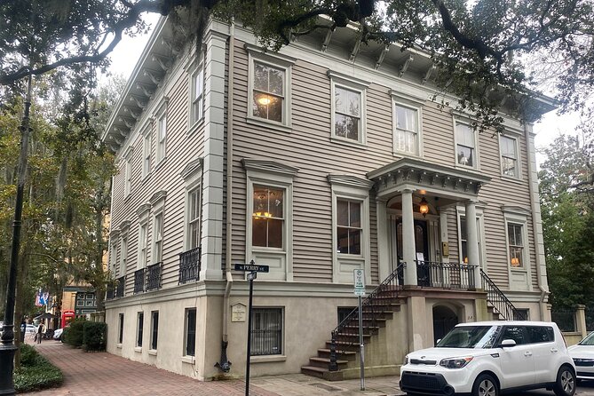 Savannah’s Historical District: A Self-Guided Audio Tour - Three grand homes bring the architecture into focus
