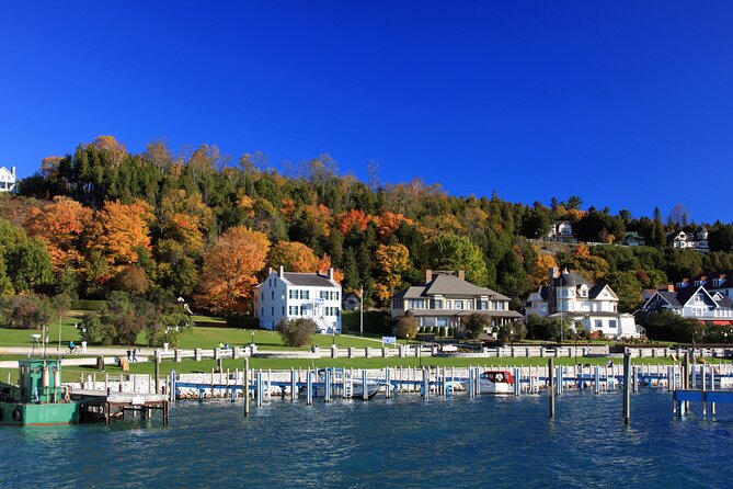 Scenic Mackinac Island: A Self-Guided Cycling Audio Tour - Why a bicycle is the right way to see Mackinac Island