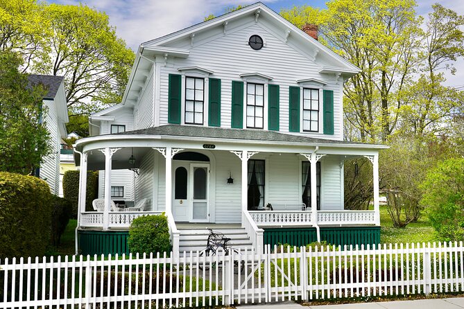 Scenic Mackinac Island: A Self-Guided Cycling Audio Tour - Marquette Park and Mackinac’s famous lilacs