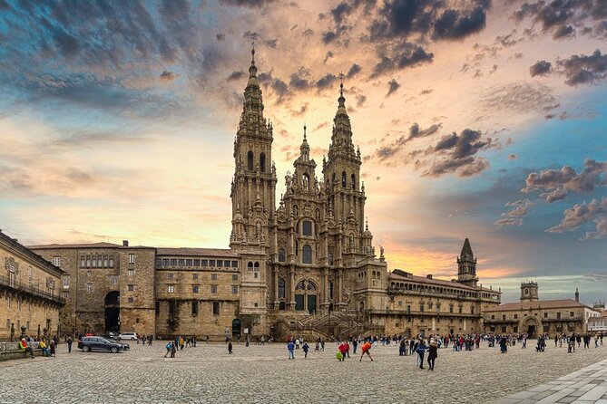 Secrets of Santiago de Compostela: Private Self-Guided Audio Tour - Reading the symbols around Immaculate Square