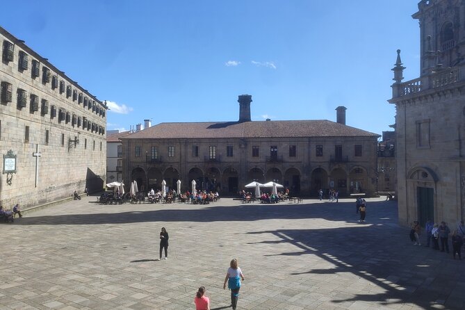 Secrets of Santiago de Compostela: Private Self-Guided Audio Tour - The Holy Door and the special meaning of Quintana