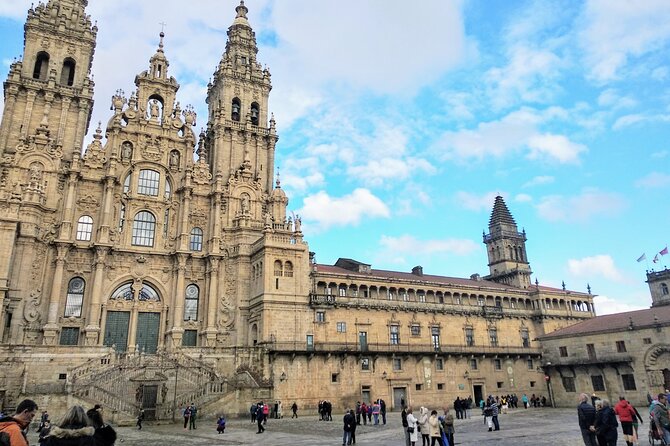 Secrets of Santiago de Compostela: Private Self-Guided Audio Tour - What the VoiceMap app does well