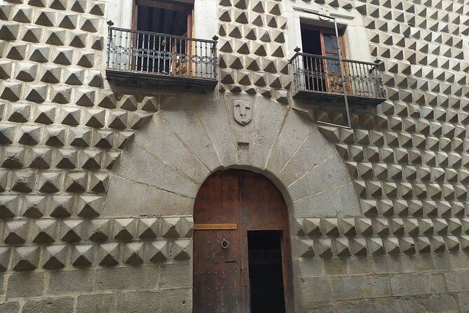 Segovia from the Aqueduct to the Alcazar: A Self-Guided Audio Tour - El Arco de La Claustra and the older side of the route