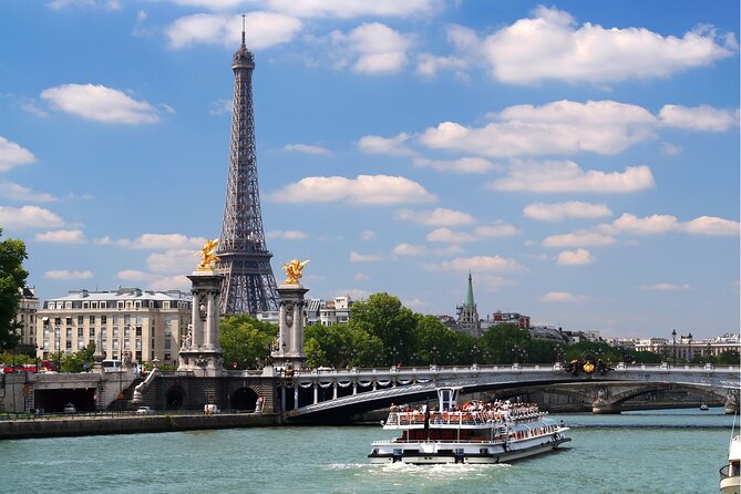 Seine River Cruise flexible ticket with Audio in Paris - 1 Hour - Starting at Bateaux Parisiens by the Eiffel Tower