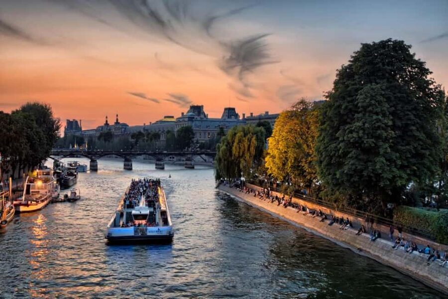 Seine River Cruise with Free Notre Dame Digital AudioGuide - The first views from the Seine