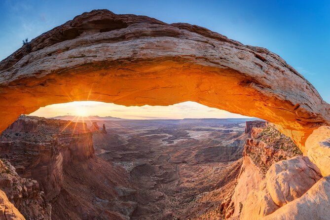 Self Guided Audio Driving Tour in Arches National Park - Park Avenue and Courthouse Towers
