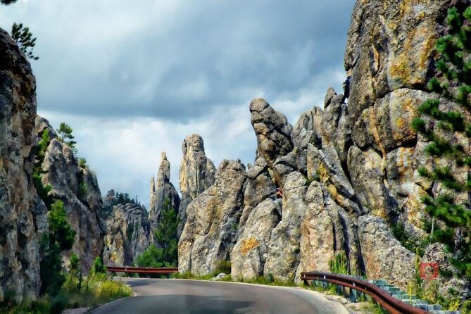 Self-Guided Audio Driving Tour in Black Hills and Mt Rushmore - Deadwood, Spearfish Canyon, and Devils Tower